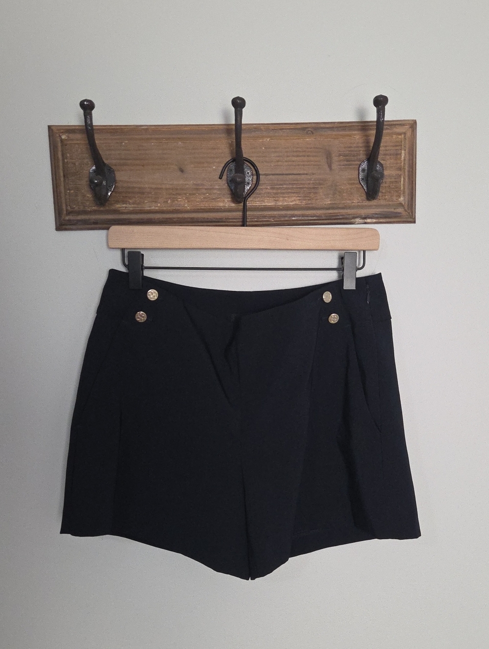 Ann Taylor Navy Blue Shorts Gold Buttons Size 4 Excellent Condition